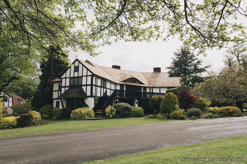 Thatchers East Horsley Exterior foto